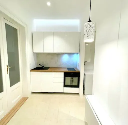 Fantastic Location! Superhost 5 Star * 프라하