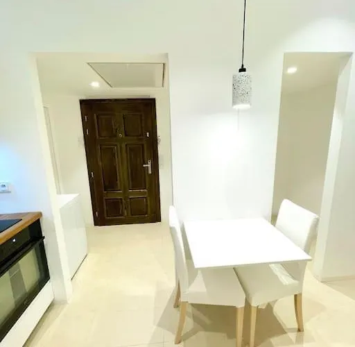 Fantastic Location! Superhost 5 Star 아파트 *