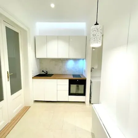 Fantastic Location! Superhost 5 Star * Praga